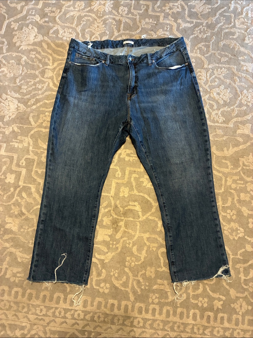 Good American Dark Wash Cropped Ankle Jeans